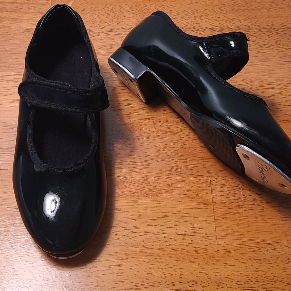 Girls tap shoes